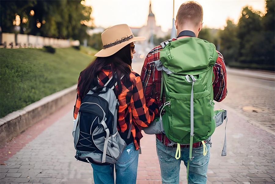 戶外運(yùn)動(dòng)服裝pod的設(shè)計(jì)主題之遠(yuǎn)足