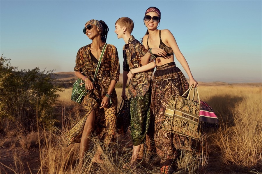 戶外運(yùn)動(dòng)服裝pod的設(shè)計(jì)主題之露營